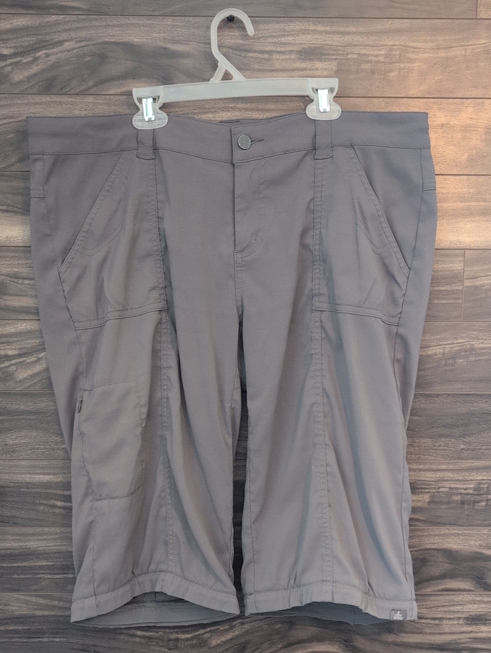 prAna Grey Stretch Zion Hiking Capris Crop Pants Women's Size 14